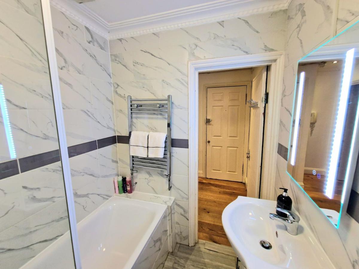Cosy Home In Kensington - Great Location! 3 Minutes Walk To Earl'S Court Station London Exteriör bild