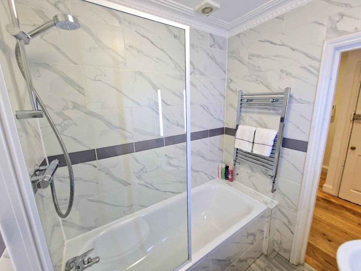 Cosy Home In Kensington - Great Location! 3 Minutes Walk To Earl'S Court Station London Exteriör bild