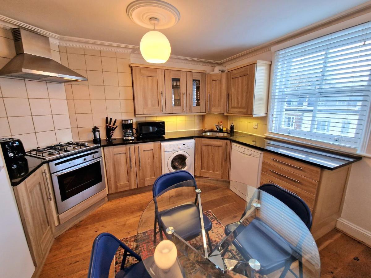 Cosy Home In Kensington - Great Location! 3 Minutes Walk To Earl'S Court Station London Exteriör bild